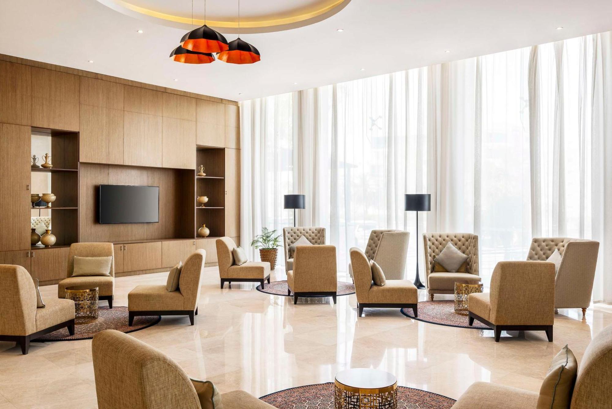 Levatio Suites Mascate Esterno foto The lounge at the airport