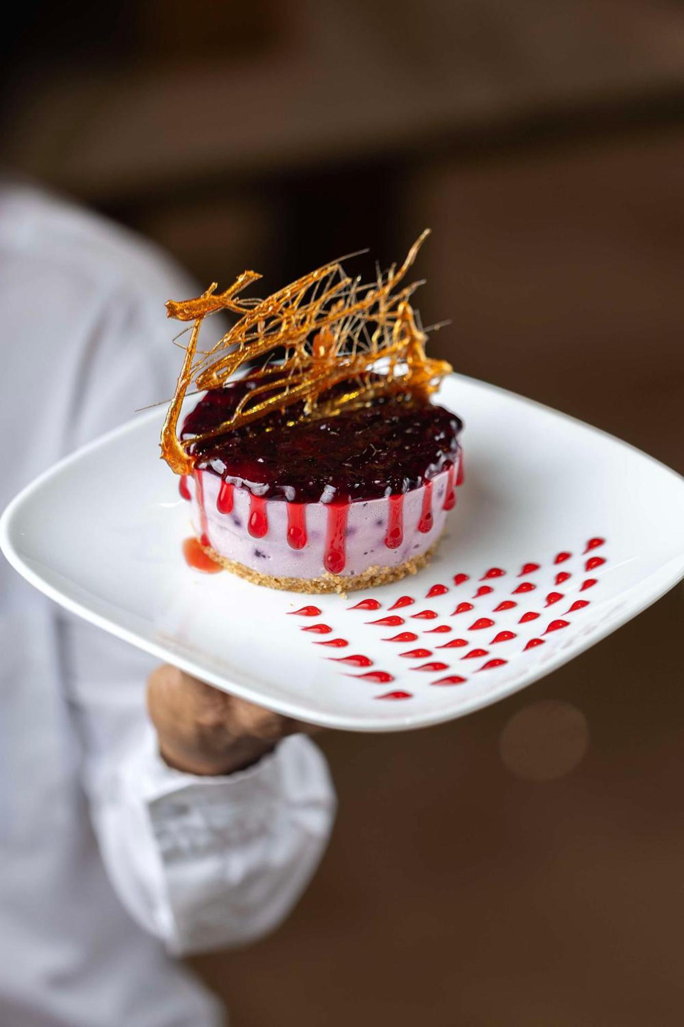 Levatio Suites Mascate Esterno foto A cheesecake